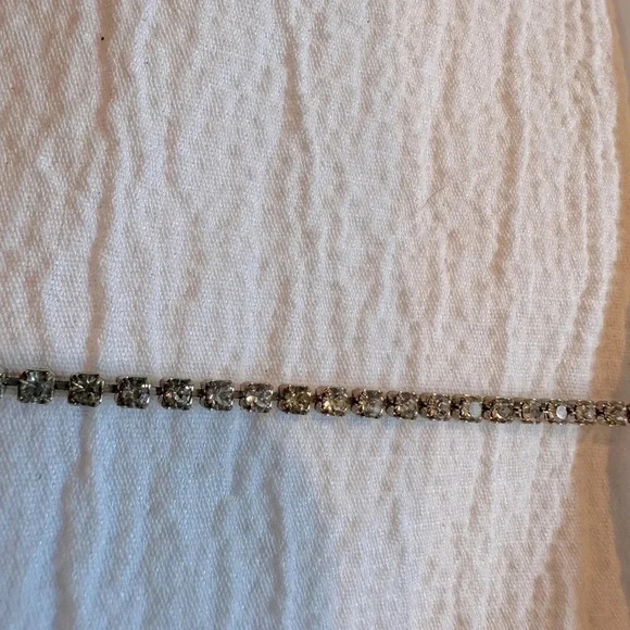 Silver with Pearl bead and crystal necklace. - Picture 6 of 6